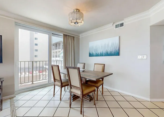 Beachfront With Gulf Views Balcony Pool & Ac - Snowbird-friendly Holiday home