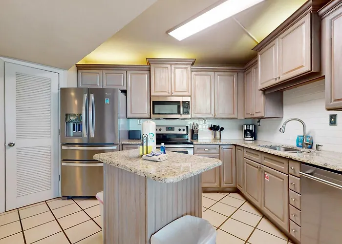 Beachfront With Gulf Views Balcony Pool & Ac - Snowbird-friendly Gulf Shores