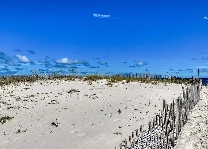 Beachfront With Gulf Views Balcony Pool & Ac - Snowbird-friendly Holiday home